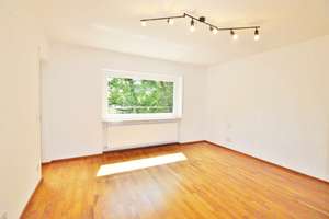 "Exklusive Premiumlage in Passau"
Großzügige Villa mit reichlich Platz, viel Privatsphäre und traum – Die vollständige Adresse der Immobilie erhältst du vom Anbieter., 94034 Hacklberg, Passau – Vorschaubild 49