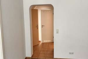Sanierte 2-Raum-Wohnung mit Einbauküche in Mainz – Steingasse 6, 55116 Altstadt, Mainz – Vorschaubild 3