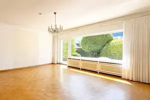 VON POLL BAD HOMBURG: Freistehendes Einfamilienhaus in bester Wohnlage Nähe Tannenwald – Hochtaunuskreis – Vorschaubild 4
