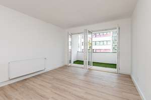 Kreuzberg: Glogauer Str.: ERSTBEZUG nach Sanierung:  2-Zi-Whg, 60 m² im VHS 3. OG + Balkon - SOFORT – Die vollständige Adresse der Immobilie erhältst du vom Anbieter., 10999 Kreuzberg, Berlin – Vorschaubild 3
