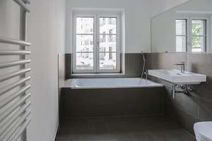 Helle 3-Zimmer-Wohnung mit zwei Terrassen und Gartenzugang – Annenallee 4, 12555 Köpenick, Berlin – Vorschaubild 1