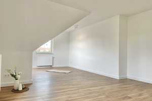 Sehr schöne 2 1/2-Raum-DG-Wohnung mit gehobener Innenausstattung  – Kantor-Schmidt-Weg 8, 4316 Leipzig – Vorschaubild 3