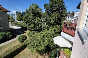 NÄHE GROßER GARTEN, RUHIG WOHNEN IM 2.OG MIT XL BALKON, PARKETT, FBHZG,  TG.!