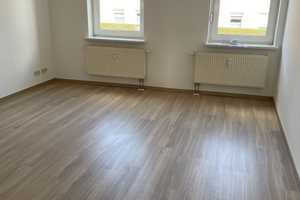 Neu renovierte 2-Raumwohnung mit EBK, Balkon mit Blick ins Grüne, PKW-Stellplatz direkt am Haus!!! – Chemnitztalstrasse 117, 9114 Chemnitz – Vorschaubild 9