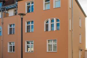 Große Genossenschaftswohnung im Dachgeschoss mit Altbau-Charme