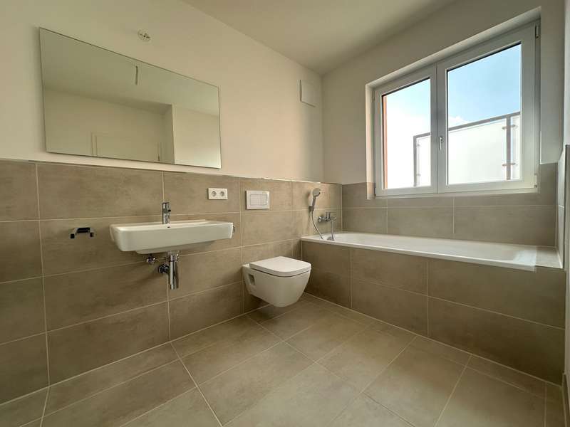 **Erstbezug** Große 4-Raum-Wohnung mit 2 Terrassen in Dresden-Friedrichstadt - Photo 4