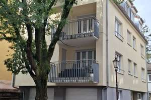 Schönes 2-Familienhaus mit 2 Garagen im Zentrum von KA-Durlach! 4-Zi.-Maisonettewhg. sofort frei! – Die vollständige Adresse der Immobilie erhältst du vom Anbieter., 76227 Durlach, Karlsruhe – Vorschaubild 2