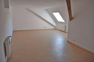 Großzügige 1 Zimmer Mansarden-Wohnung