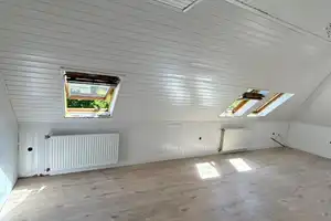 Sanierte 3-Zimmer-DG-Wohnung in Mönchengladbach – Mönchengladbach – Vorschaubild 3