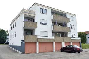 5-Familienhaus inkl. Penthaus -Wohnung mit Gewerbehalle – Die vollständige Adresse der Immobilie erhältst du vom Anbieter., 74211 Leingarten – Vorschaubild 3