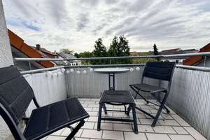 Helle und gepflegte Dachgeschoss-Wohnung mit Balkon und Einbauküche sowie TG-Stellplatz – 68259 Wallstadt, Mannheim – Vorschaubild 2