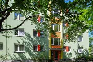 Renovierungsbedürftige Dreizimmerwohnung im 3. OG, ohne Aufzug – Heilmannring 20, 13627 Charlottenburg-Nord, Berlin – Vorschaubild 1