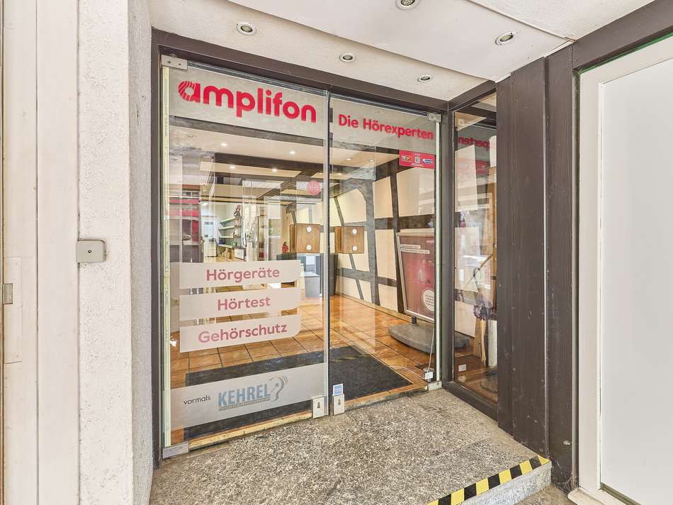 02 Eingangsbereich Gewerbefläc