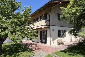 Familiengerechtes Einfamilienhaus mit Garten, Doppelgarage und Doppelcarport in sonniger Lage – Die vollständige Adresse der Immobilie erhältst du vom Anbieter., 83313 Siegsdorf – Vorschaubild 1