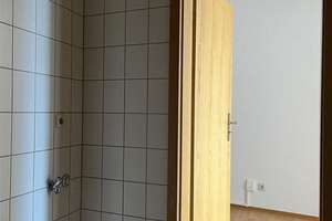 Helle und vermietete Maisonette DG 2-Zi. mit Balkon, Aufzug, Laminat, Wanne und Dusche in Bestlage * – Die vollständige Adresse der Immobilie erhältst du vom Anbieter., 9112 Kaßberg, Chemnitz – Vorschaubild 20