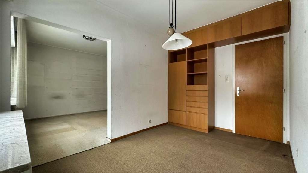 Immobilie in Metzingen - Raum für Ideen. Doppelhaushälfte mit getrennten Wohneinheiten, Garten und großem Potenzial - Bild 4