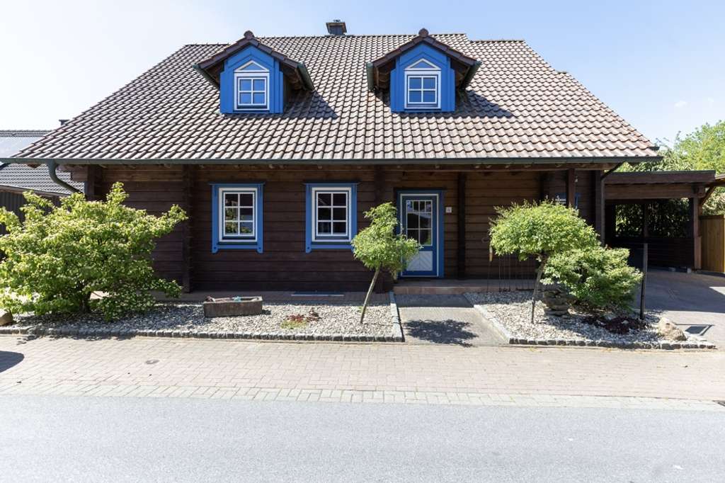 Immobilie in Ahaus - Schönes Leben in Holz und Licht – Blockhaus mit Garten in ruhiger Lage - Bild 1