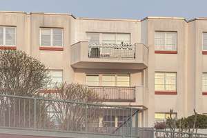 Kapitalanlage: vermietete 2-Zimmer-Wohnung im 3.OG in zentraler Lage von Hamburg Bergedorf