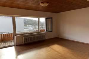 Vollständig renovierte 4,5-Zimmer-Wohnung mit Balkon und Einbauküche in Leonberg – Die vollständige Adresse der Immobilie erhältst du vom Anbieter., 71229 Leonberg – Vorschaubild 3