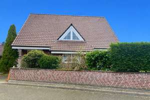 Sehr gepflegtes 8-Zimmer-Einfamilienhaus mit Garten, Küche, Kamin und Doppelgarage in ruhiger Lage! – Die vollständige Adresse der Immobilie erhältst du vom Anbieter., 41470 Rosellen, Neuss – Vorschaubild 14