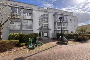 Helle 2 ZKB - 54 m² mit EBK + neuem Laminat Wi-Südost € 760,- + NK – Hohenstaufenstraße 10 B, 65189 Südost, Wiesbaden – Vorschaubild 7