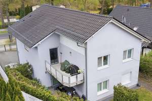 Zweifamilienhaus mit Perspektive: Eine Wohnung frei, eine bereits vermietet – Die vollständige Adresse der Immobilie erhältst du vom Anbieter., 14612 Falkensee – Vorschaubild 1