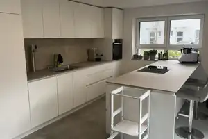 Luxus trifft Effizienz: Kernsaniertes Traumhaus mit Smart-Home-Technik und Entwicklungspotenzial – Ulm – Vorschaubild 4