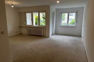 Großzügige 2-Zimmer-Wohnung im Grünen