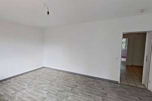**2 NKM FREI** Große 3-Zimmer-Wohnung mit sonnigem BALKON und durchdachtem Grundriss in Duisburg-... – Lüneburger Str. 40, 47167 Neumühl, Duisburg – Vorschaubild 4