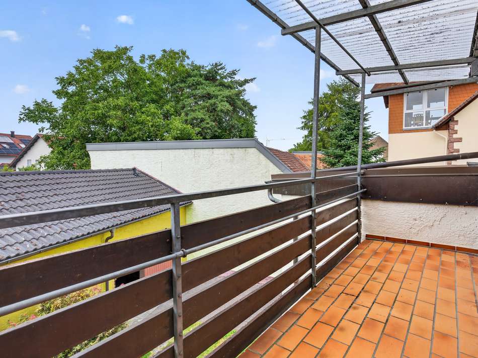 Vorderhaus OG Balkon