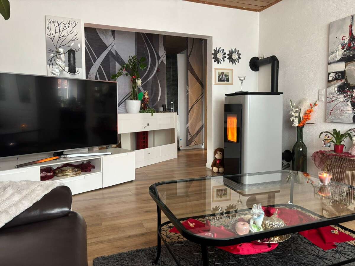 Immobilie in Winzer - Markt Winzer: Mod. Einfamilienhaus m. beheiztem Wintergarten u. kleinem Grundstück in ruhiger Lage! - Bild 8