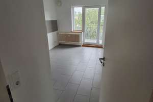 Frisch gestrichene 3 Zimmer Wohnung mit Balkon in Köln-Holweide - 1 Monat Mietfrei – Bergisch Gladbacher Str. 442, 51067 Holweide, Köln – Vorschaubild 5