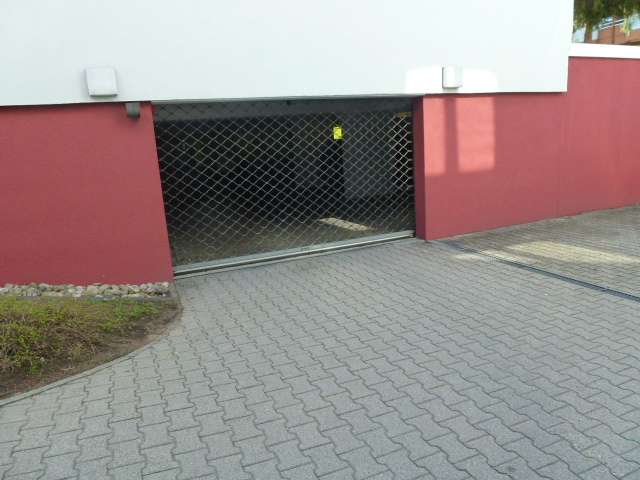 Tiefgarage Einfahrt
