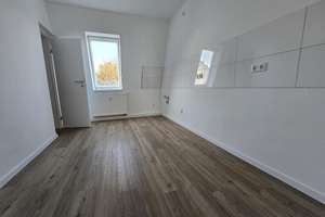 ERSTBEZUG nach Sanierung, 3-Zimmer-Etagenwohnung in 3-Familienhaus in Laubegast zu verkaufen. – Österreicher Straße 82, 1279 Laubegast, Dresden – Vorschaubild 4
