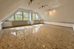 Helle DG-Wohnung 110 m² in Schmachtendorfmitte