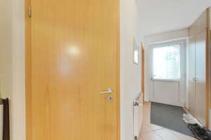 Gepflegte Doppelhaushälfte mit Balkon und Garten Nähe Klinikum Kreyenbrück zu verkaufen! – Die vollständige Adresse der Immobilie erhältst du vom Anbieter., 26133 Kreyenbrück, Oldenburg (Oldenburg) – Vorschaubild 14