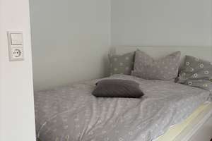 650 EUR Pauschal // 3x Möblierte WG-Zimmer, Feuerbach – Hohewartstraße 13, 70469 Feuerbach-Mitte, Stuttgart – Vorschaubild 2