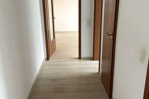 ***Schöne 2-Zimmer-Dachgeschosswohnung in Köln-Holweide*** – Schwabstraße 9, 51063 Holweide, Köln – Vorschaubild 2