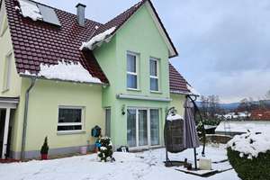 Hochwertiges Architektenhaus (Baujahr 2012, Erstbezug 2013) – KfW-70-Einfamilienhaus in traumhafter  – Am Kugelfang 1, 91220 Schnaittach – Vorschaubild 4