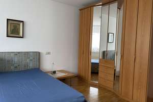 Seniorengerechte 3 Zimmer Wohnung mit Einbauküche in Neu-Ulm

 – Die vollständige Adresse der Immobilie erhältst du vom Anbieter., 89233 Neu-Ulm – Vorschaubild 2