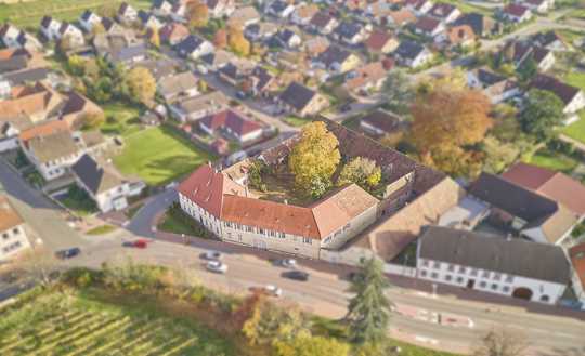 ++ Historisches Anwesen - ehem. Posthof -  (WEG) mit viel Potential und idyllischem Innenhof ! ++