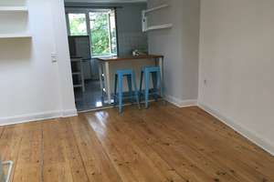 120 qm-Altbauwohnung mit besonderem Flair - 2 Bäder und Balkon - Nähe Amtsgericht