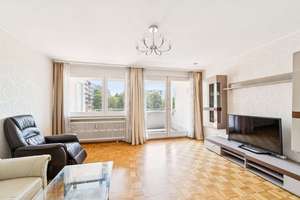 Leerstehende 2,5-Zimmer-Wohnung mit Balkon, Tiefgarage und attraktivem Umbaupotenzial in München