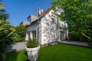 Exklusive Lage Mögeldorf / Rehhof - neuwertige DHH mit 5 Zimmer, Garten und Garage