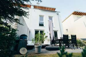 Moderne Doppelhaushälfte mit Garten zu verkaufen – Die vollständige Adresse der Immobilie erhältst du vom Anbieter., 68519 Viernheim – Vorschaubild 2