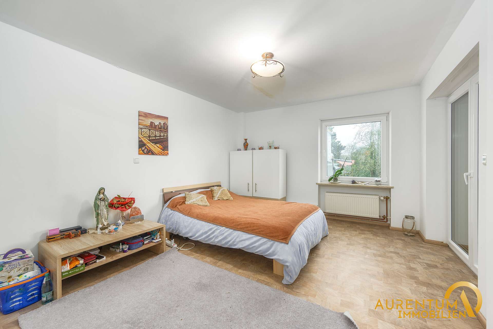Immobilie in Bruckberg - SOFORT FREI: Großzügiger Bungalow mit Einliegerwohnung, weitläufigem Grundstück und einmaligem Blick - Bild 10