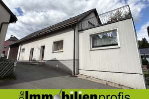 1350 - 1-2 Familienhaus zwischen Helmrechts und Schwarzenbach/W. – Die vollständige Adresse der Immobilie erhältst du vom Anbieter., 95233 Helmbrechts – Vorschaubild 1