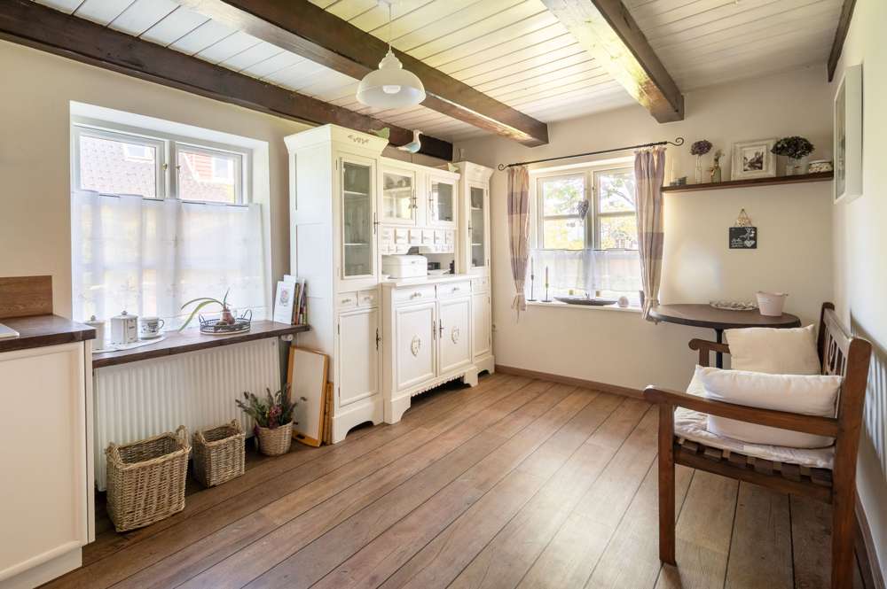 Immobilie in Stapel - Seltene Gelegenheit: Reetdachhaus plus Bungalow inmitten einer beliebten Ferienregion. - Bild 22