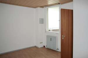 *Toller Ausblick*  2 ZKB  mit Balkon und Pool auf dem Dach – Bergiusstraße  72, 86199 Göggingen-Nordost, Augsburg – Vorschaubild 6