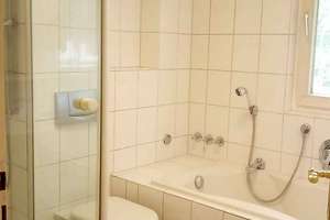 Ruhig gelegenes Reihenhaus ca. 125m² mit schönem Garten in der Karlsruher Waldstadt – Die vollständige Adresse der Immobilie erhältst du vom Anbieter., 76139 Waldstadt, Karlsruhe – Vorschaubild 15